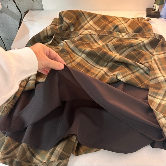 Vintage Womens size 12 A Line Skirt Brown Neutral Plaid Modest Dark Academia - Picture 9 of 10